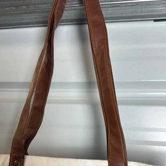 Simply Southern White and Brown Tote with Bee Kind Design - Picture 4 of 9